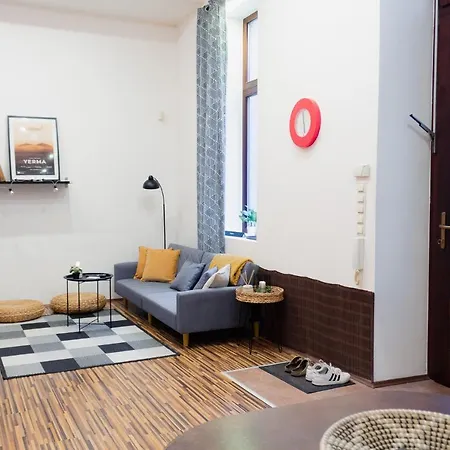 Apartman Cosy Nest Close To Blaha Sqr