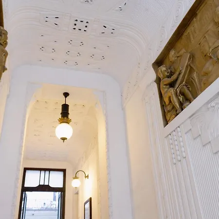 Daire Cosy Nest Close To Blaha Sqr *